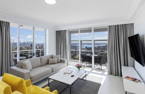 Bondi Junction Apartment | 3-Bedroom Harbour Suite Near to Bondi Beach Sydney