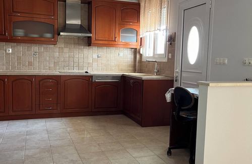 Bouvet Island House | 3-bedroom house in beautiful Ganochora with ACn