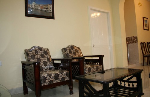 Toli Chowki Apartment | 3 BHK Beautifully Furnished Apartment with Kitchen and attached Bath rooms.