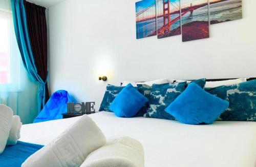 Iasi Apartment | 3-room Apartment 5 minutes to Palas, Large & Very Clean