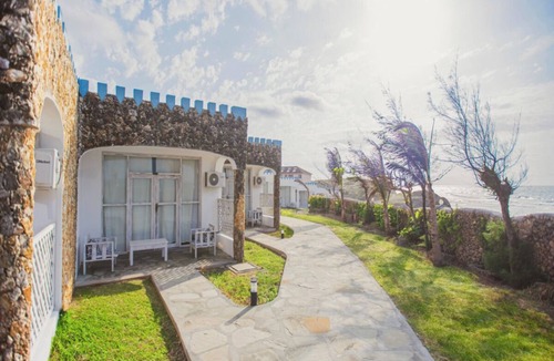 Watamu Cabin | 3 Tranquil Beach Escape, Outdoor Pool, Veranda, Breakfast, Local Attractions