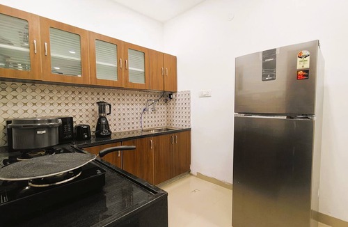 Banjara Hills Apartment | 3bhk in Banjara Hills. Close to Rainbow Hospital, LVPEI, Virinchi Hospital,