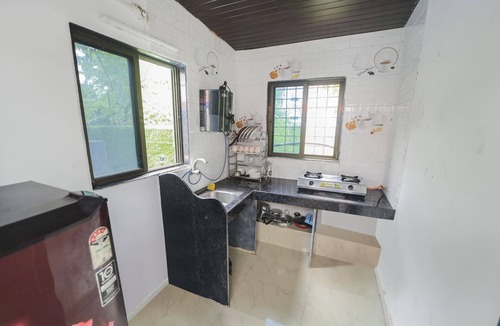 Talegaon Dabhade Hotel | 3BHK w/Pool - Dream Habitat by Universe Villas