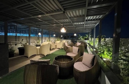 Baner Apartment | 3bhk with Skylounge & pool