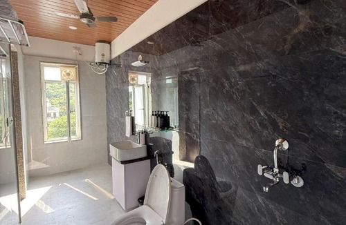 Udaipur Apartment | 3BR Abode with Plunge Pool and Monsoon place view