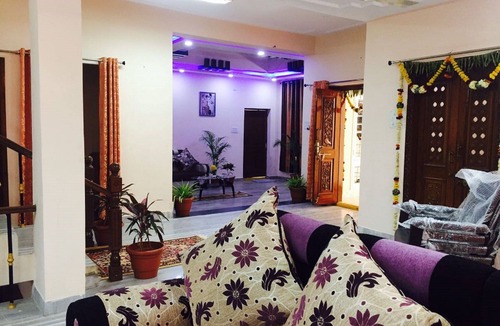 Punjagutta House | 4 bedroom centrally located spacious house in Banjara hills road number 3