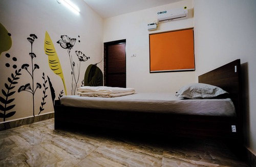 Vagator Hotel | 4-bedroom hotel in brilliant Goa with AC, WiFi. Enjoy a relaxing stay