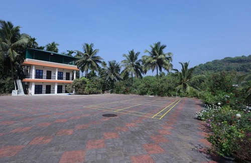 Adyar House | 4-bedroom house in enchanting Bantwal with WiFi, AC. Enjoy your stay