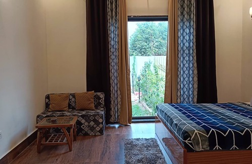 Bhiwadi House | 4 Bedroom Luxury Farmhouse Villa With Swimming Pool