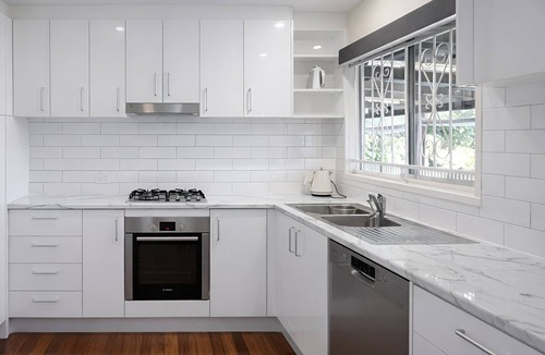 Everton Hills House | 4 bedrooms, with a private cinema, swimming pool and 2 parking spaces