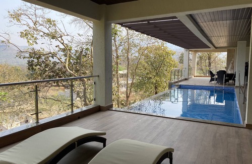Lonavala Villa | 4 BHK VILLA WITH A PRIVATE INFINITY POOL SURROUNDED BY SERENE HILLS