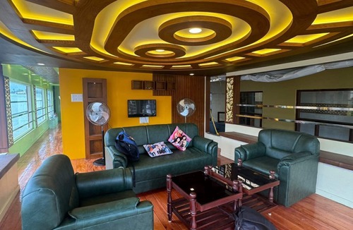 Alappuzha Boat Rental | 4bedroom private houseboat or 4bedroom suite