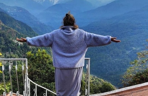 Gangtok Villa | 5-bedroom mesmerizing Valley view luxury villa with big Living area in Gangtok.