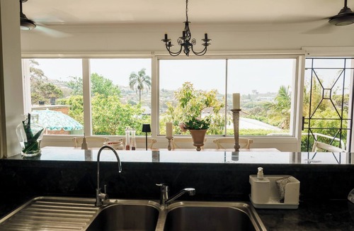 Brookvale House | 5 bedroom near Manly beach 2 Parking Ocean view