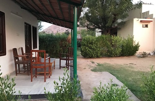 Bali House | 5 minutes to the jawai safari park. foods are organic and homely