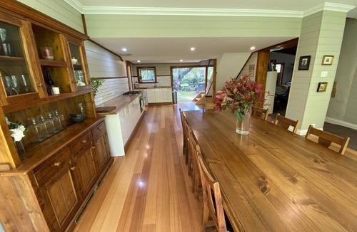 Bowral House | 6 Bed, 4 Bath, 3 Level Renovated Barn, 1400m to Bowral Centre, 320m2, Peaceful