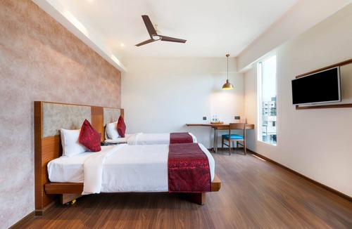 Clover Park Hotel | 7 Apple Hotel - Viman Nagar Pune