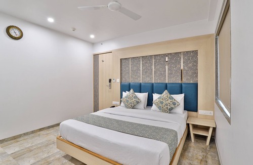 Surat Hotel | 7 Orbit Hotel Surat