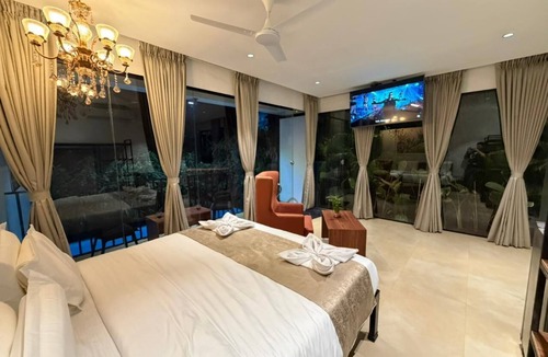 Paud Resort | 7 Tree Resort & Restaurant