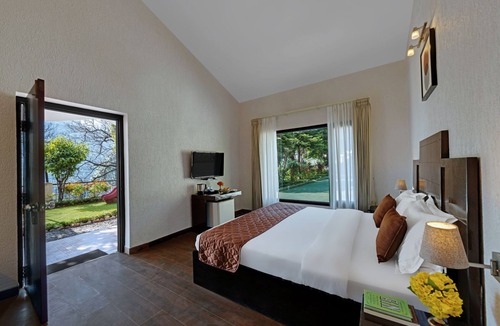 Bhimtal Hotel | 8fold-Pinecrest By LaRiSa, Bhimtal