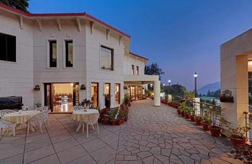 Bhimtal Hotel | 8fold-Pinecrest By LaRiSa, Bhimtal