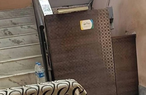 Sector V House | 9-bedroom building in fabulous Kolkata with WiFi, fitness room, AC