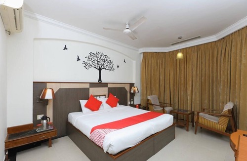 Tiruchanur Hotel | 9-minute walk from Sri Padmavathi Ammavari Temple