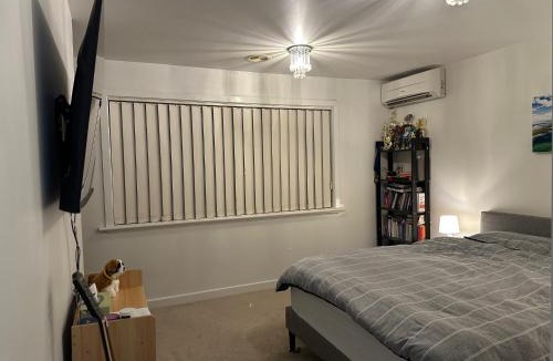 Springvale House | A cozy room with ensuite in Springvale, in a shared accommodation
