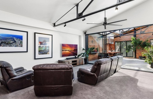 Newcastle West Apartment | A hidden gem in the heart of Newcastle!