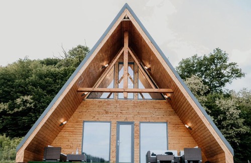 Albesti Ski Chalet | A pe lac