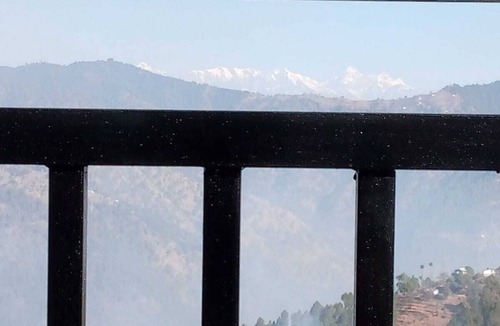 Gagar Apartment | A wooden cottage in an fruits orchard facing Himalayas