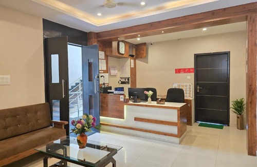 Vijayanagar Hotel | Aadya Elite