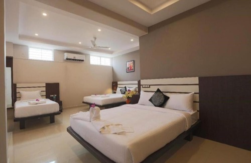 Vijayanagar Hotel | Aadya Elite