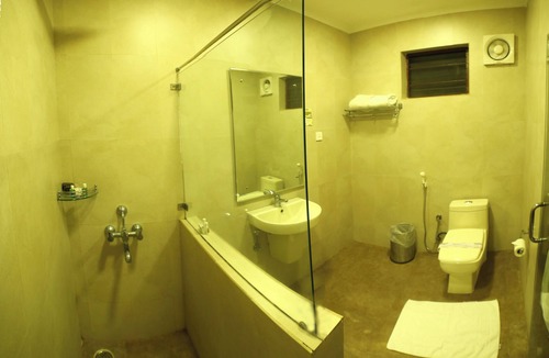 Thumukunta Hotel | Aalankrita Resort and Convention