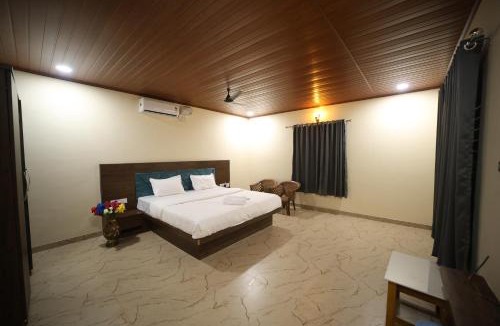Murudeshwara Hotel | Aarna Coastal Resort