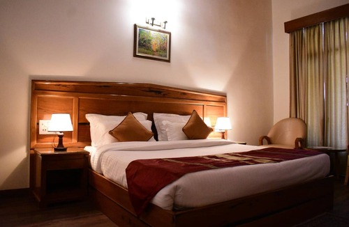 Bhimtal Hotel | Aaroham The Watergate Hotel
