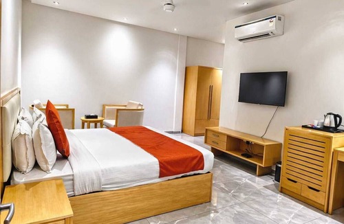 Sanand Hotel | Aarohi Starz Club