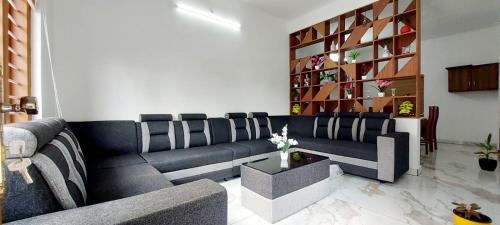 Suryanelli Villa | Aavas Homestay