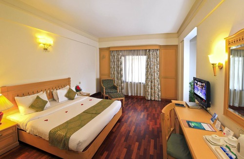 Shenoys Hotel | Abad Atrium