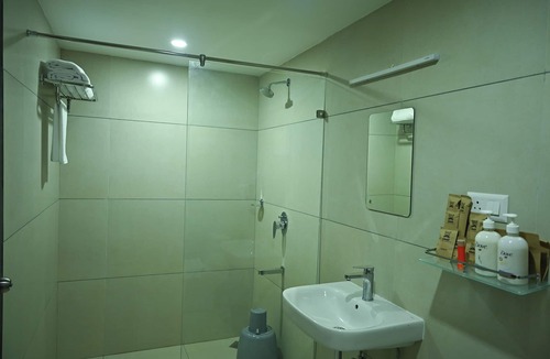 Elappara Resort | Abad Silver Mist