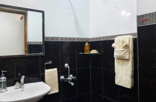 Madipakkam Hotel | Abra Palace Luxury Villa
