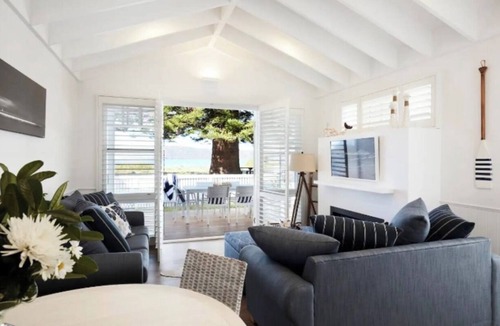 Patonga House | Absolute Beach Front House Panoramic Views 1 FREE NIGHT!