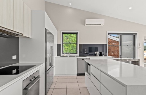 Avoca Beach House | Absolutely Avoca - beautiful views for the family