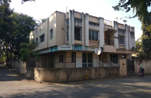 Kothrud House | AC Studio Room ! Comfortable stay in heart of city!