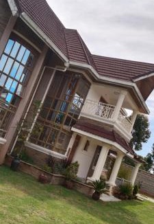 Eldoret House | Acacia Boutique