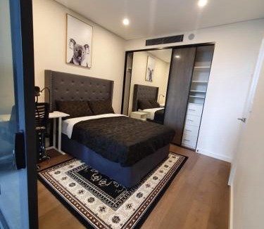 Lidcombe Apartment | Accor Stadium Luxury - 3 Bed 2 Baths, sleeps 6, Pool, Parking if available- NO PARTIES