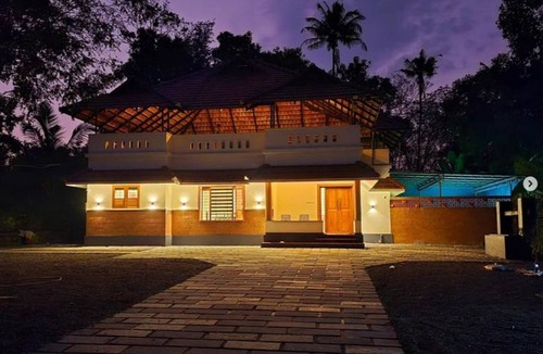 Muvattupuzha House | Acrewood Farmhouse - Pool Villa