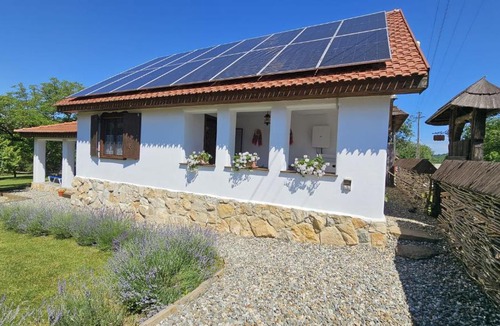 Mintiu Gherlii House | Acul în carul cu fan