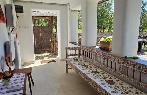 Mintiu Gherlii House | Acul în carul cu fan