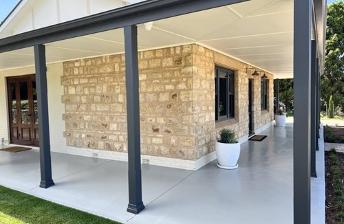 Summertown House | Adelaide Hills luxury cottage spectacular views